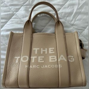 MARC JACOBS The Tote Bag Leather